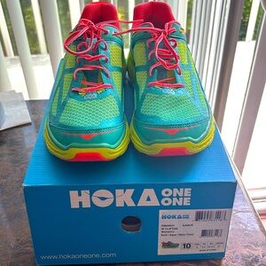 HOKA Women’s Clifton Size 10